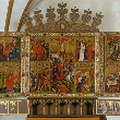 Flügelaltar. Mehrere gemalte Tafeln zeigen Szenen der Passion Christi